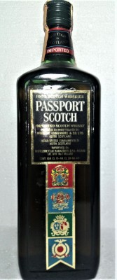 WHISKY PASSPORT SCOTCH, 100% SCOTCH WHISKIES, CL. 75 gr 40 foto