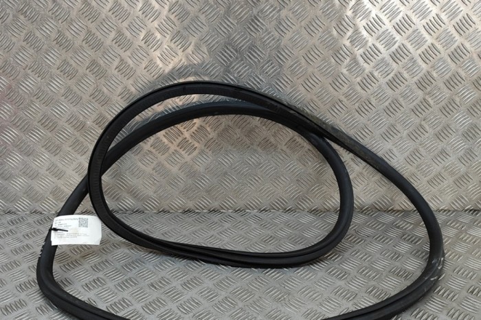 Garnitura ușă dreapta față MERCEDES-BENZ GLE Coupe C167 2024 OEM: A0007271300 | 29091619