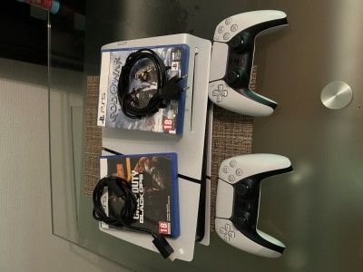 Set Complet PlayStation 5 (PS5) - 1 TB, Stare Excelentă + 2 Jocuri + 2 Controllere foto