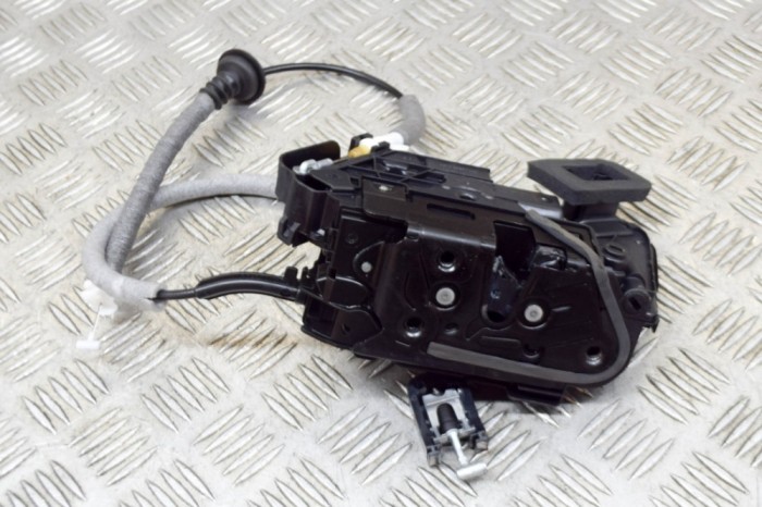 &Icirc;ncuietoare ușă dreapta spate SKODA KAROQ NU7 2020 OEM: 5TA839016K | 13758222