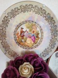 Farfurie decorativă din porțelan scenă Fragonard (Bavaria) &ndash; vintage, pictată, colecție deosebită anii 1950