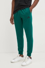 adidas pantaloni de trening Feelcozy barbati, culoarea verde, cu imprimeu, IN6072