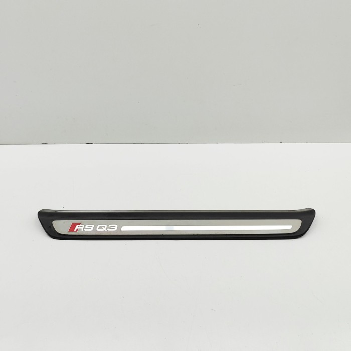 Ornament prag dreapta față AUDI Q3 8U 2014 OEM: 8U0853374D,8U0853374E