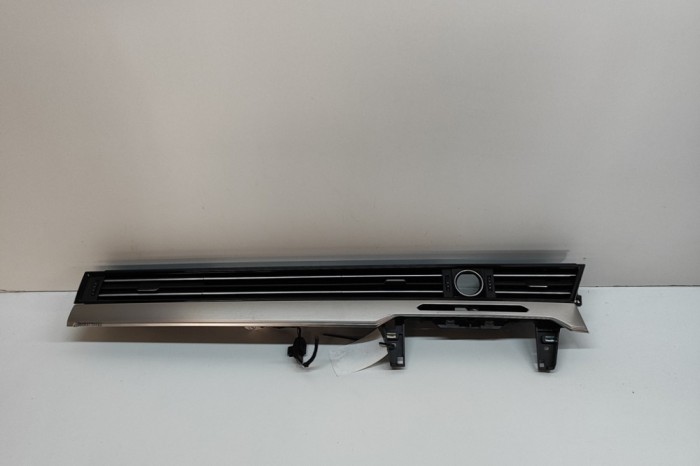 Gura de ventilație planșa de bord VW PASSAT B8 3G2 2015 OEM: 3G2857083 28526064