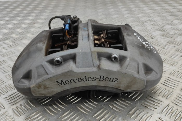 Etrier de fr&acirc;nă dreapta față MERCEDES-BENZ C W206 2023 OEM: A2064218000,A2065404236 27841977
