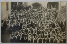 FOTO ED. BUCOVSKY , BUC . , ELEVE DE LA SCOALA &#039;&#039; SFANTA MARIA &#039;&#039; , STRADA PITAR MOS , BUCURESTI , IN CURTE , FOTOGRAFIE DE GRUP , ANII &#039;20 , FORMAT