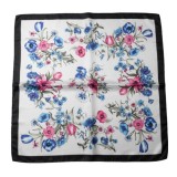 Cumpara ieftin Esarfa satin Flower Garden cu imprimeu floral multicolor