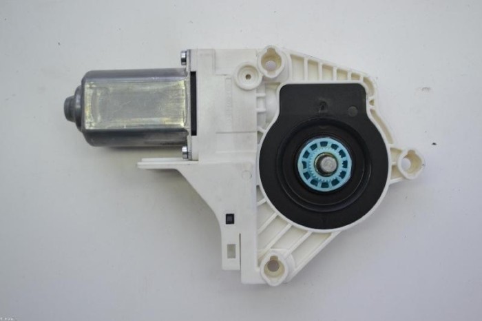 Motor macara geam ușă dreapta față AUDI Q5 8R 2014 OEM: 8K0959802B | 1361309