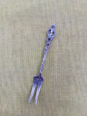 Furculita din argint masiv 830 S, 3 coroane suedeze, 8 gr.