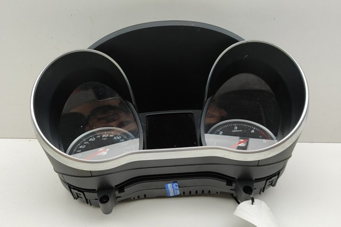 Ceas de bord MERCEDES-BENZ X - Class 2018 OEM: A4709009502,A4709015200,A4709041000,A4709021702 | 31645950