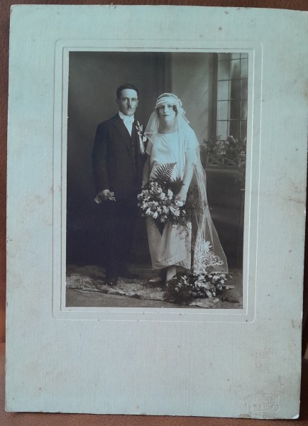 Fotografie pe carto, mire si mireasa, 1922