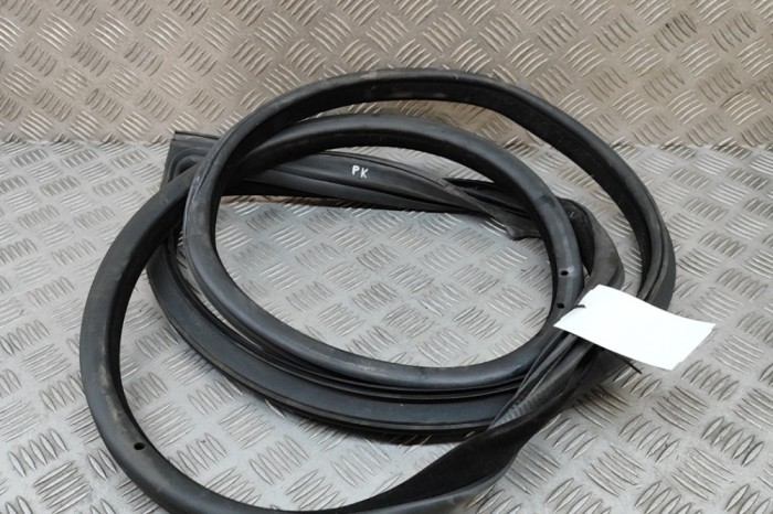 Garnitura ușă st&acirc;nga față BMW 4 Coupe F32, F82 2015 OEM: 7279741 | 30422834