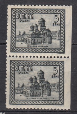 ROMANIA 1922 LP 73 INCORONAREA REGELUI FERDINAND LA ALBA IULIA 5 BANI NEGRU PERECHE EROARE NEDANTELAT VERTICAL STARE MNH foto