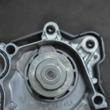 Pompa de apa AUDI A3 8V1, 8VK 2012 OEM: 04E121042C04E121600D04E109111J