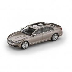 Macheta BMW Seria 7 Long 2017 Cashmere Silver 1:43 foto