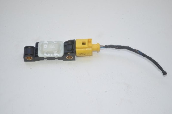 Senzor de impact st&acirc;nga spate AUDI A3 8P1 2004 OEM: 4B0959643E | 1520143