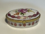 Bomboniera din portelan decorata cu motive florale, Decorative