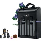 LEGO Rucsacul lui Wednesday Set Constructie Gotic 401 Piese cu Minipapusa Wednesday si Mana 9+ ani