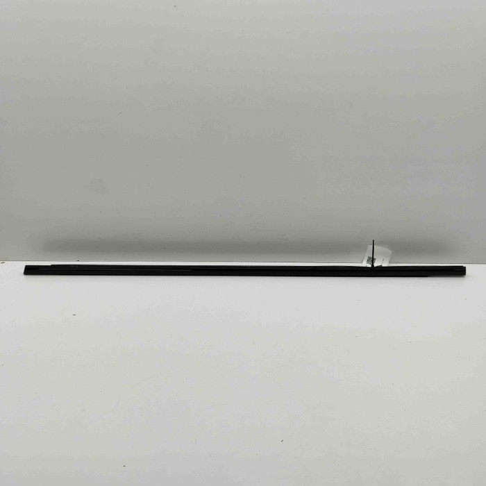 Chedar geam ușă dreapta spate AUDI Q8 4MN 2024 OEM: 4M8839476C