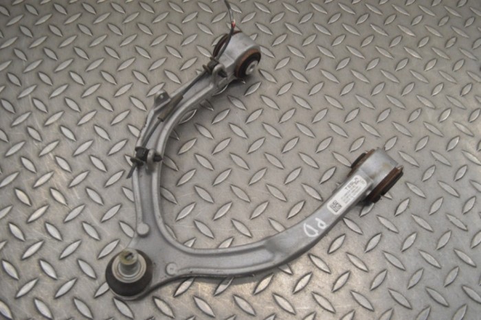 Braț superior dreapta față TESLA MODEL 3 2020 OEM: 027560046106,1288326-00-A 25255313
