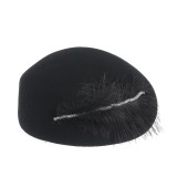 Palarie eleganta neagra cu pana decorativa