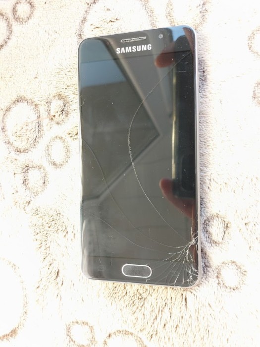Samsung Galaxy A3 MODEL SM A310F DISPLAY SPART , PENTRU PIESE .
