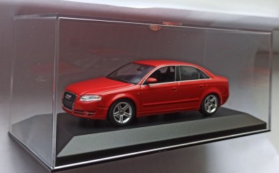 Macheta Audi A4 (B7) sedan 2004 rosu - Minichamps 1/43 foto