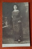 fotografie veche anii 1920, portret de femeie
