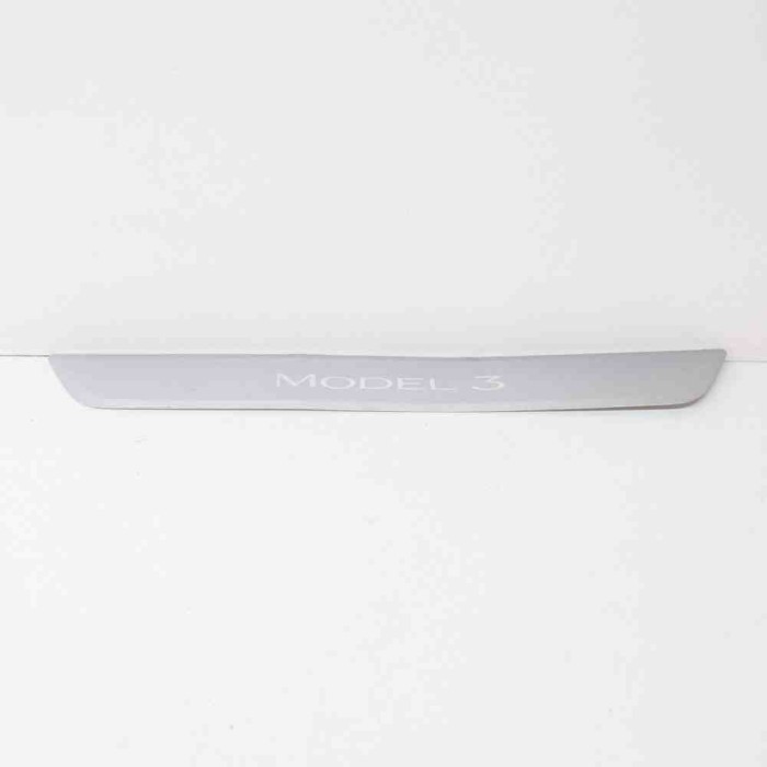 Ornament prag st&acirc;nga față TESLA MODEL 3 2019 OEM: 109084400C,1090844-00-C