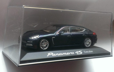 Macheta Porsche Panamera 4S Executive 2014 - Minichamps 1/43 foto