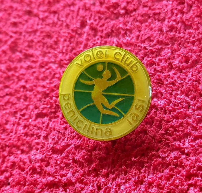 Insigna - VOLEI Club &quot;PENICILINA&quot; IASI