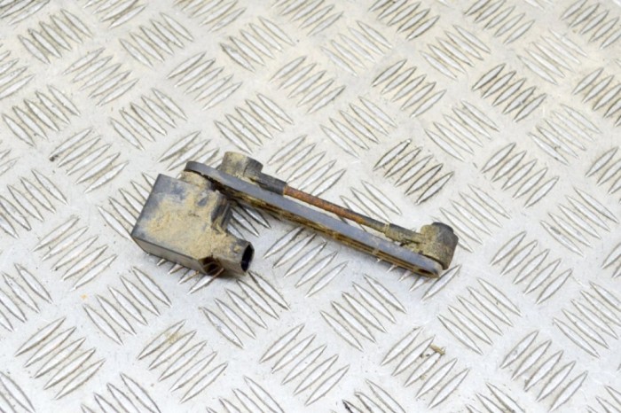 Senzor de nivel &icirc;nălțime st&acirc;nga spate LAND ROVER DISCOVERY II L318 2000 OEM: RQH100030 13821774