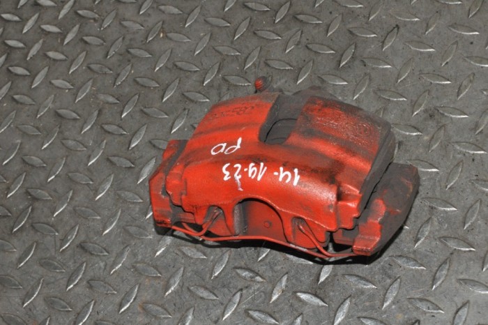 Etrier de fr&acirc;nă dreapta față AUDI A1 8X1, 8XK 2011 11732256