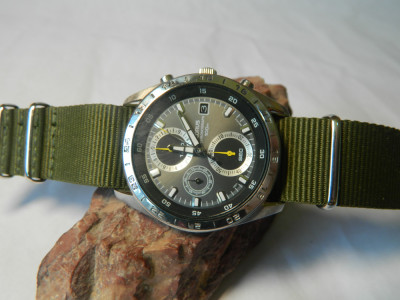 Ceas barbatesc LORUS (by seiko) Chronograph , 10 ATM , cura Nato cod L13 foto