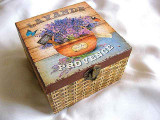 Cutie gen cos impletit cu flori de levantica si fluturi, cutie lemn 26368