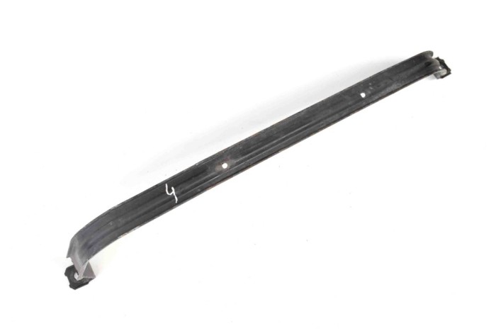 Suport rezervor de combustibil VW MULTIVAN V 7HM, 7HN, 7HF, 7EF, 7EM, 7EN 2014 OEM: MPV | 11540462