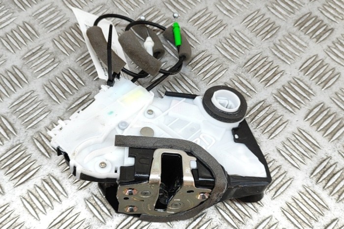 &Icirc;ncuietoare ușă dreapta față TOYOTA YARIS _P21_ 2023 OEM: 69030-K0021 26287536