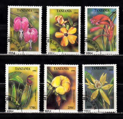 A12 S1 4 - Timbre foart vechi - Tanzania - flori exotice foto