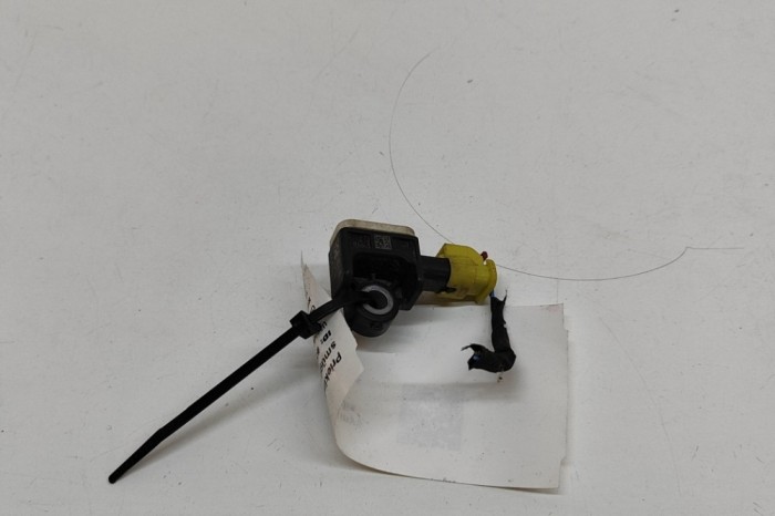 Senzor de impact dreapta față PORSCHE Taycan 2022 OEM: 971907651 | 31861474