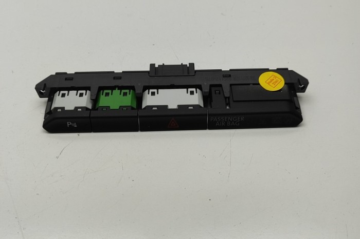 Panou de butoane VW PASSAT Variant B8 3G5 2018 OEM: 3G0927132A | 30293733