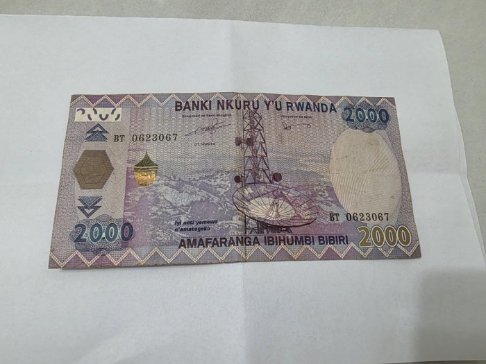BANCNOTA RWANDA 2000 FR 2014