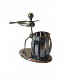 Cumpara ieftin Ornament decorativ, Muzicant din metal cu suport de pixuri, Nergu, 15 cm, 356-26DD