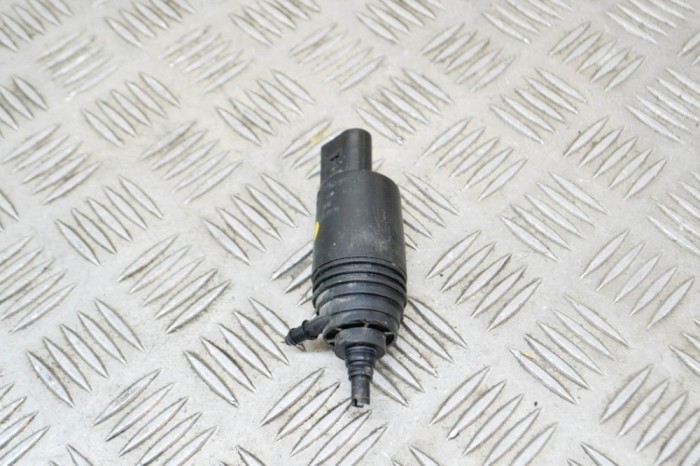 Motor rezervor lichid de parbriz LAND ROVER RANGE ROVER III L322 2004 OEM: 8377612,23557610,8377612 14904143