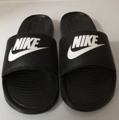 Nike, slapi dama negri, 38,5. Shopping City Timisoara, moll.