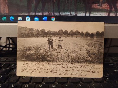 Doi v&amp;acirc;nători și un pointer englez, V&amp;acirc;nătoare, circulație 11 dec. 1903, 205 foto