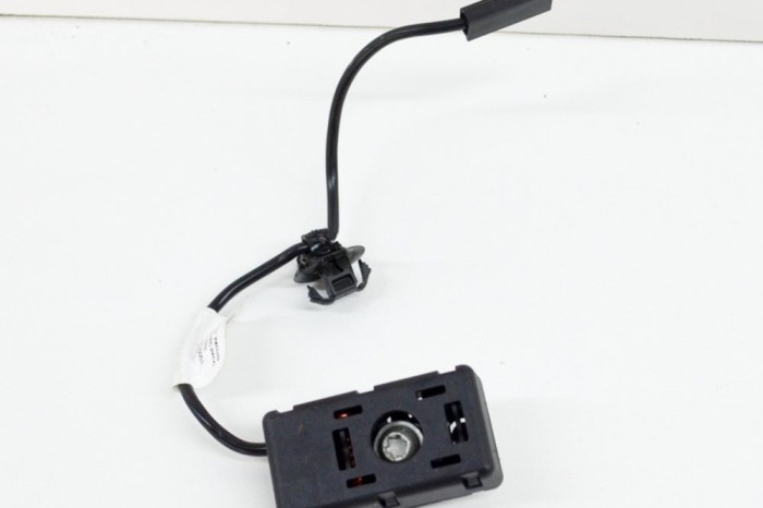 Amplificator de antena TESLA MODEL 3 2021 OEM: 1509420-00-C 14464622