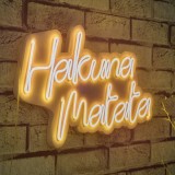 Cumpara ieftin Decoratiune luminoasa LED de perete Hakuna Matata Galben 47x29x2 cm