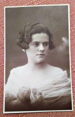 Portret de femeie. Fotografie datata 1929 - Atelier E. Popp, Ploesti foto