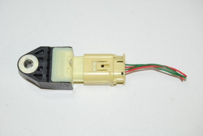 Senzor de impact dreapta spate TOYOTA PRIUS _W3_ 2013 OEM: 89831-75010 2090803