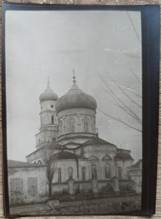 Biserica din Ucraina surprinsa de un roman combatant in WWII// fotografie